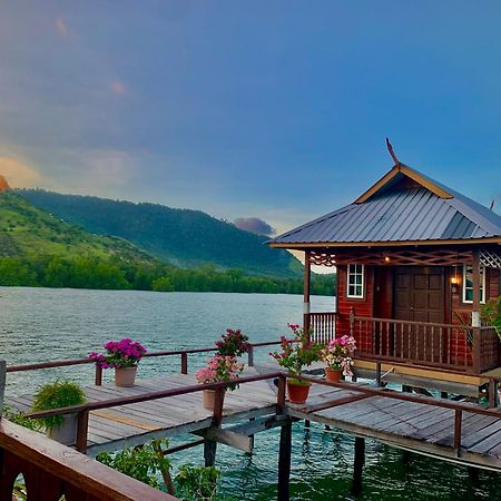 Parapat Water Village Resort Semporna Exterior foto