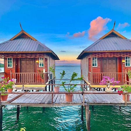 Parapat Water Village Resort Semporna Exterior foto