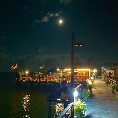 Parapat Water Village Resort Semporna Exterior foto